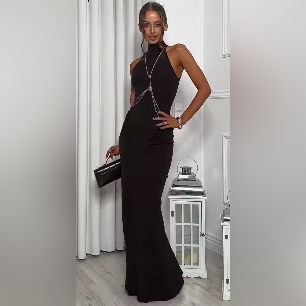 NEW ! TREND ZARA VIRAL  CHAIN HALTER DRESS 
🚨firm price no discount